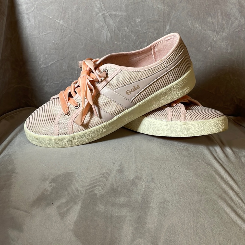NWOT Gola Grace Sneaker size 10 Rose Gold